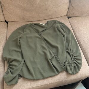 Entro Green Asymmetrical Ruched 3/4 Sleeve Blouse
